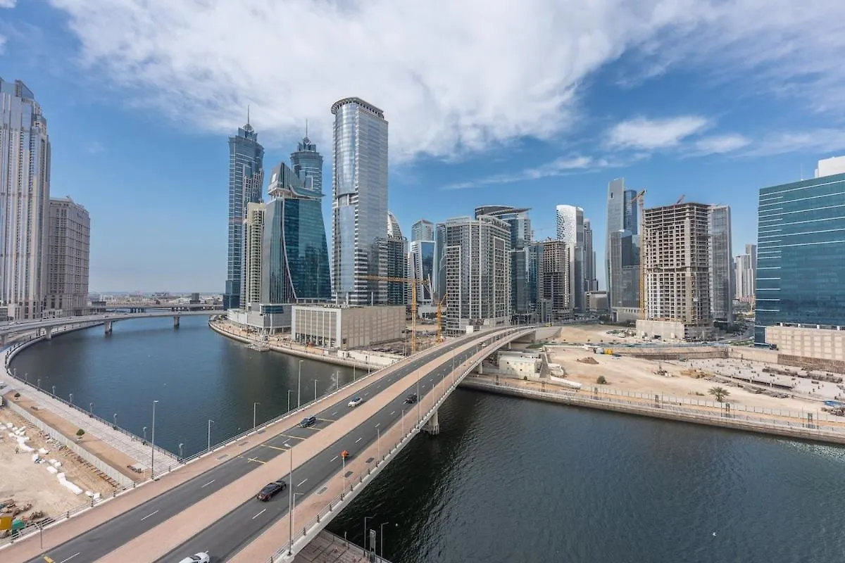 Luxurious 1-Bedroom Apartment At Churchill Tower With A Scenic City View! Dubaï