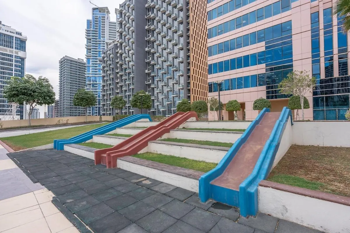 Luxurious 1-Bedroom Apartment At Churchill Tower With A Scenic City View! Dubaï