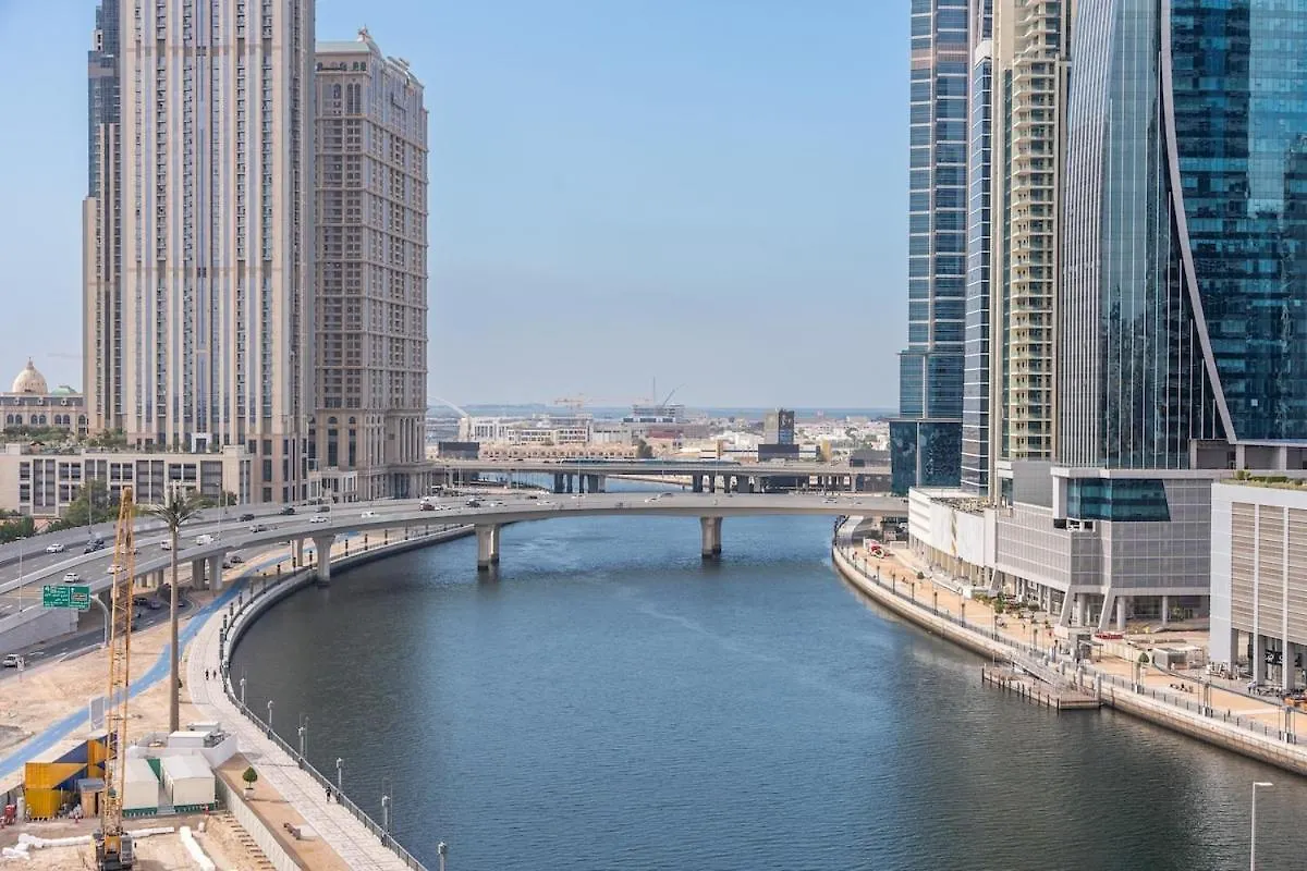 Luxurious 1-Bedroom Apartment At Churchill Tower With A Scenic City View! Dubaï