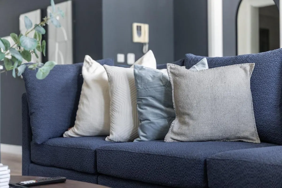 Luxurious 1-Bedroom Apartment At Churchill Tower With A Scenic City View! Dubaï