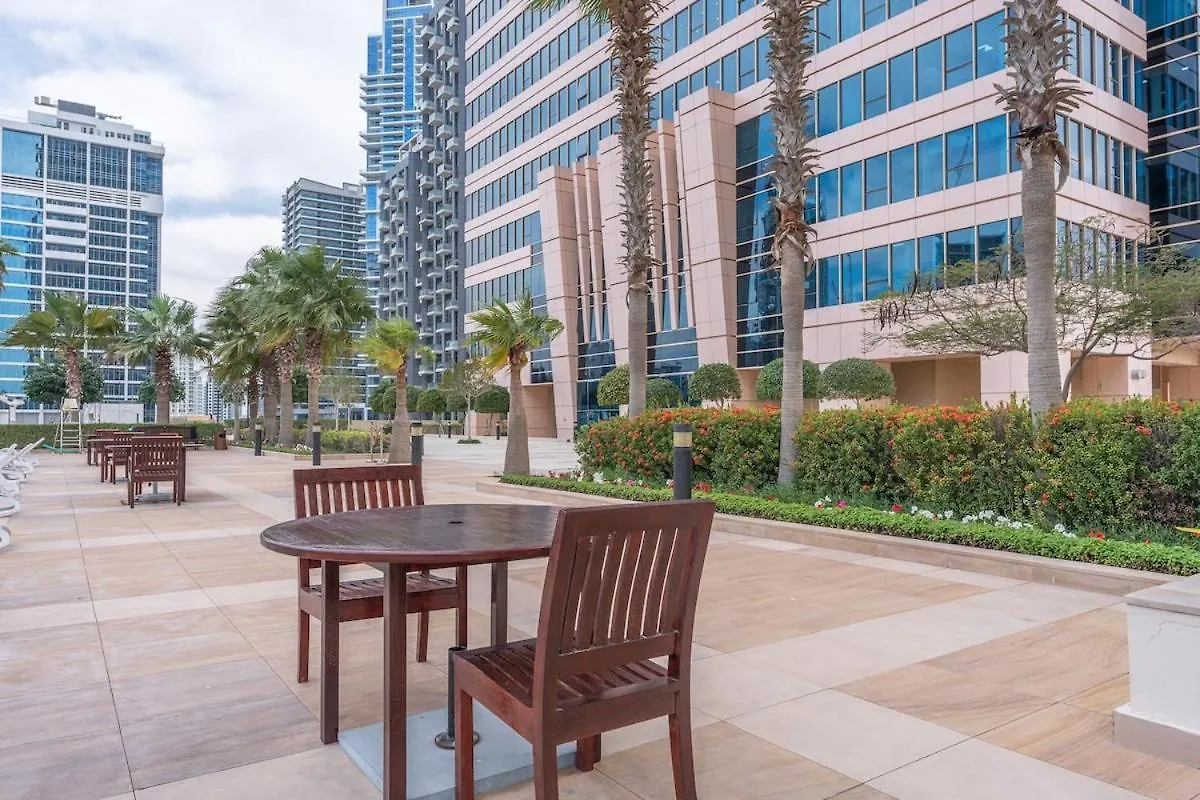 Luxurious 1-Bedroom Apartment At Churchill Tower With A Scenic City View! Dubái