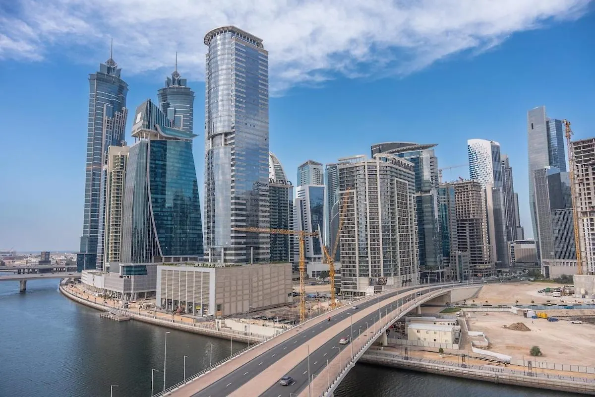 Luxurious 1-Bedroom Apartment At Churchill Tower With A Scenic City View! Dubái 0*,
