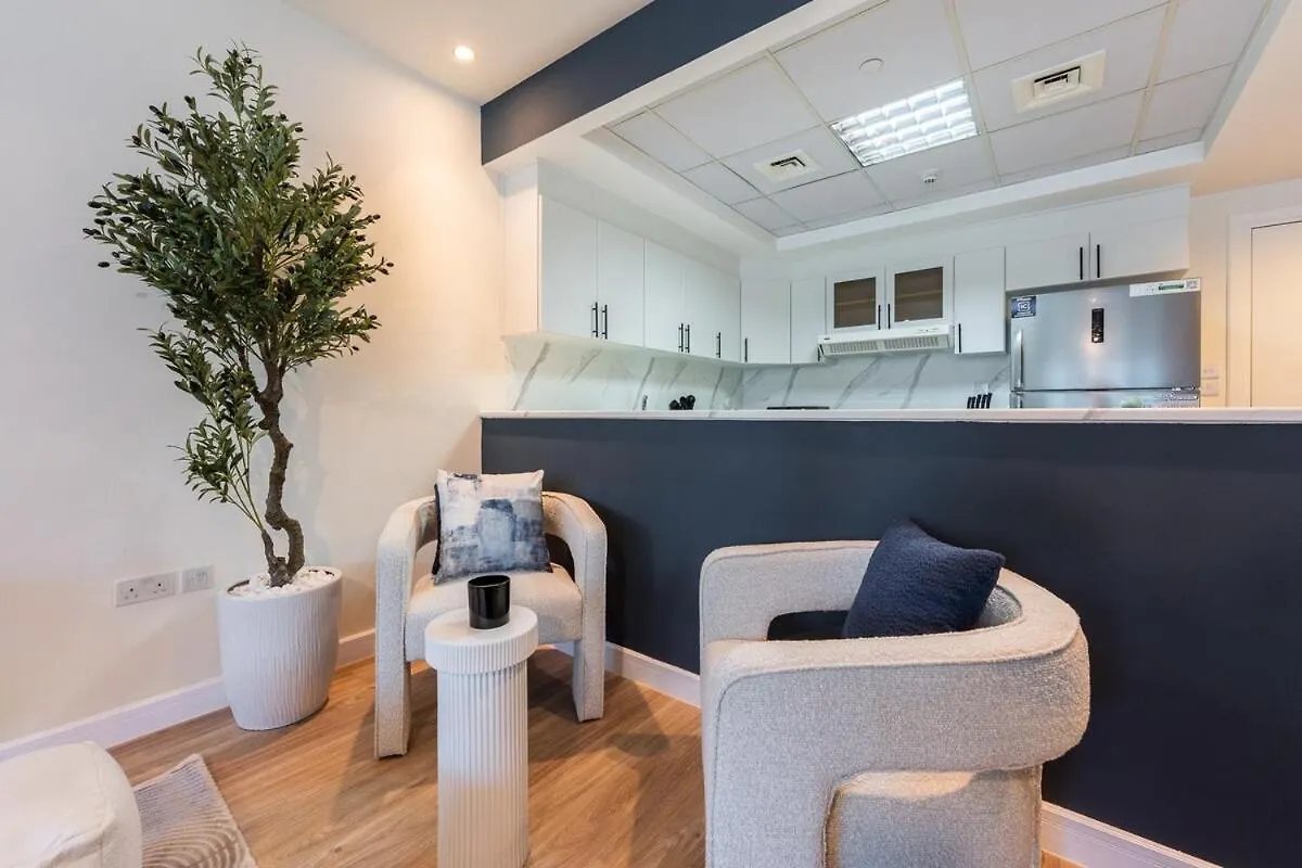 Luxurious 1-Bedroom Apartment At Churchill Tower With A Scenic City View! Dubái